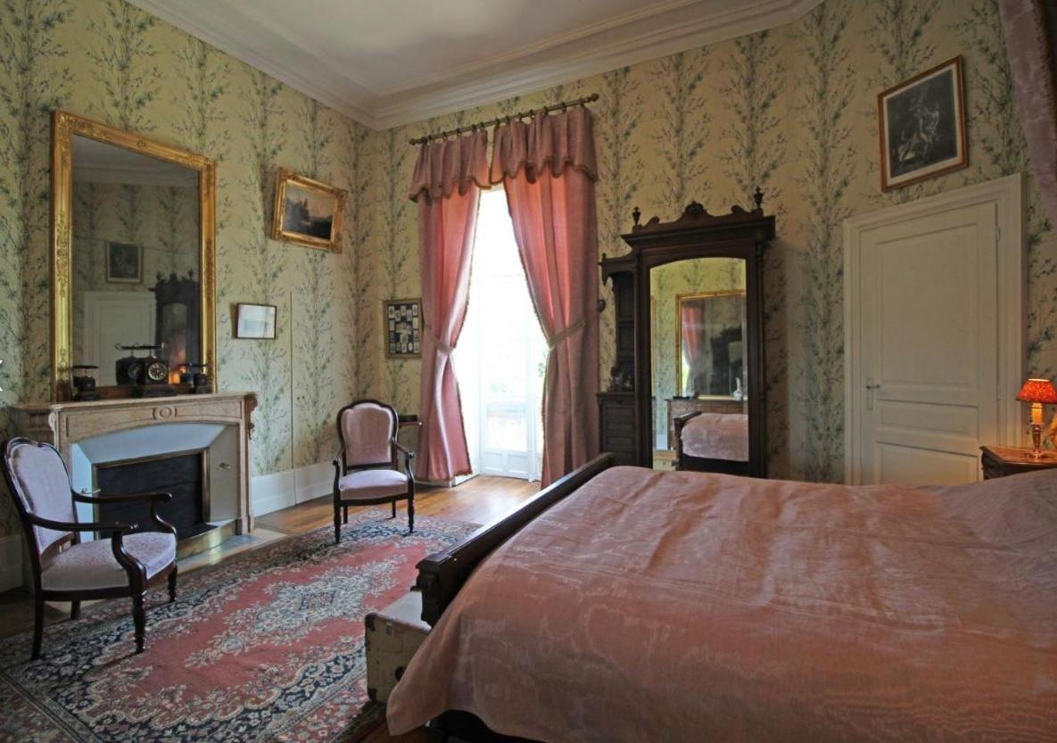Saint-Priest-Taurion Domaine De Bort Bed & Breakfast エクステリア 写真